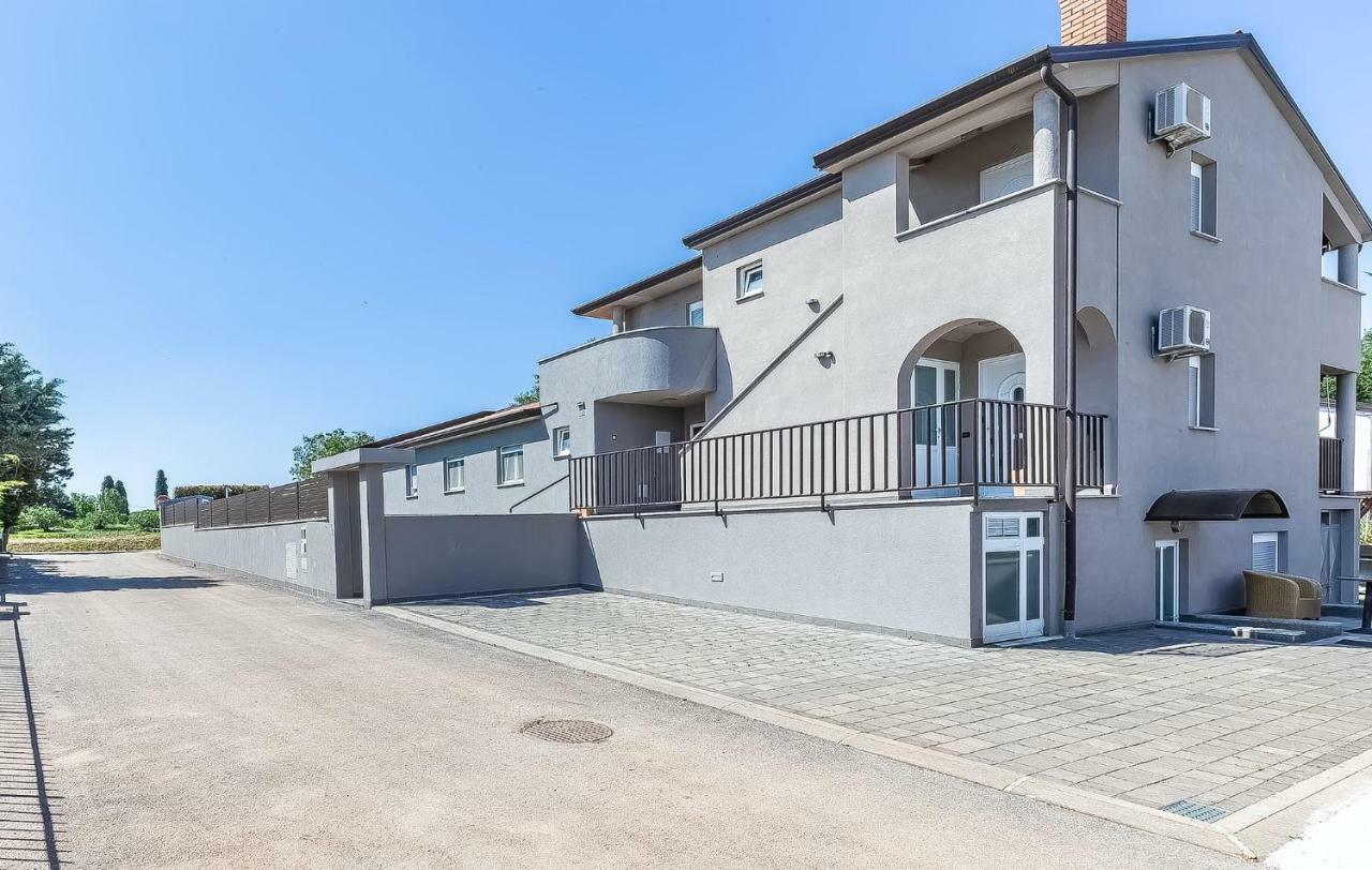 Toni & Julija Apartment Porec Exterior photo
